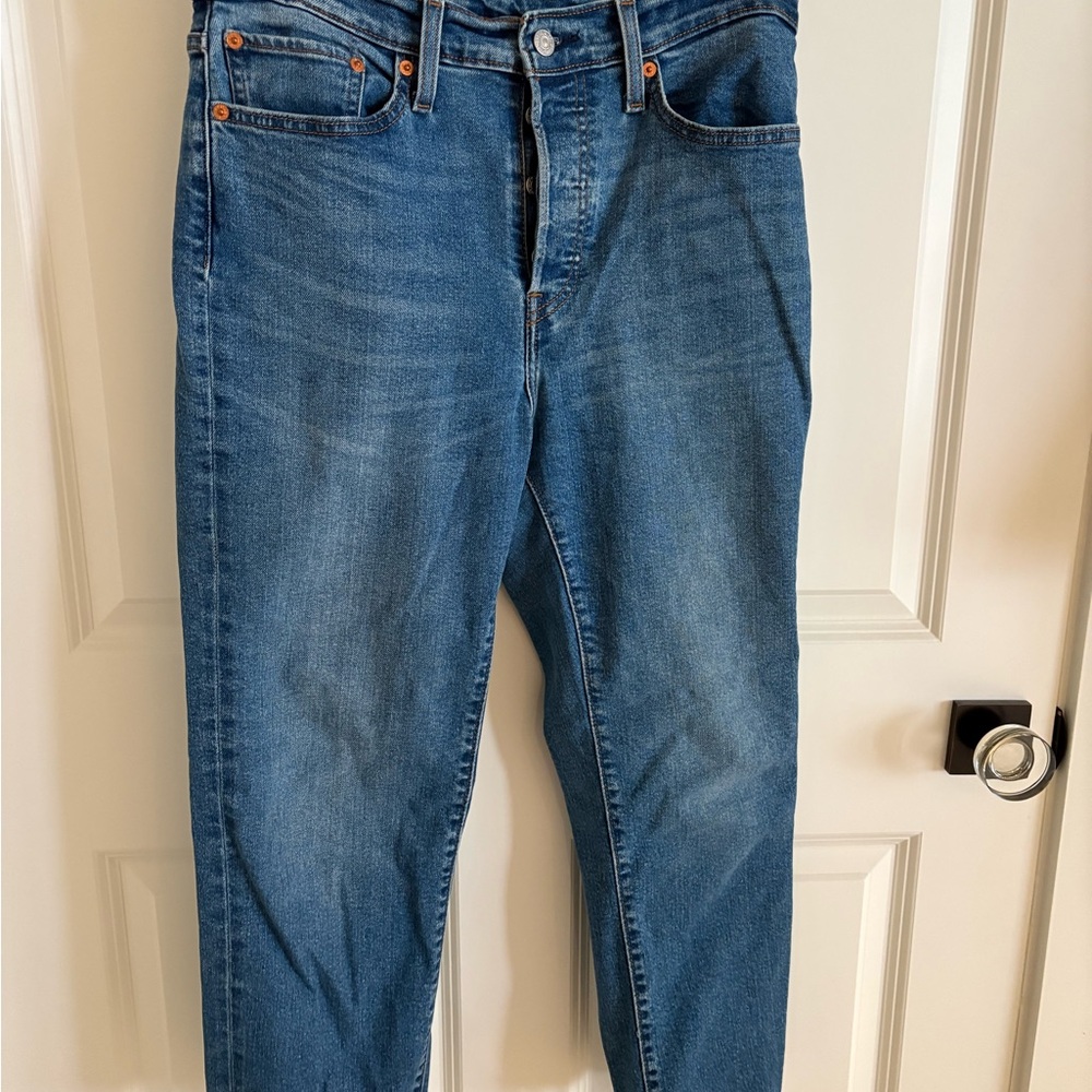 Levi’s women’s Wedgie Strait size 30